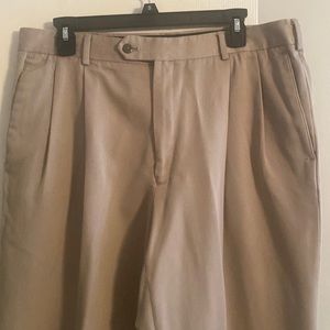 Men’s pleated khakis 36x32